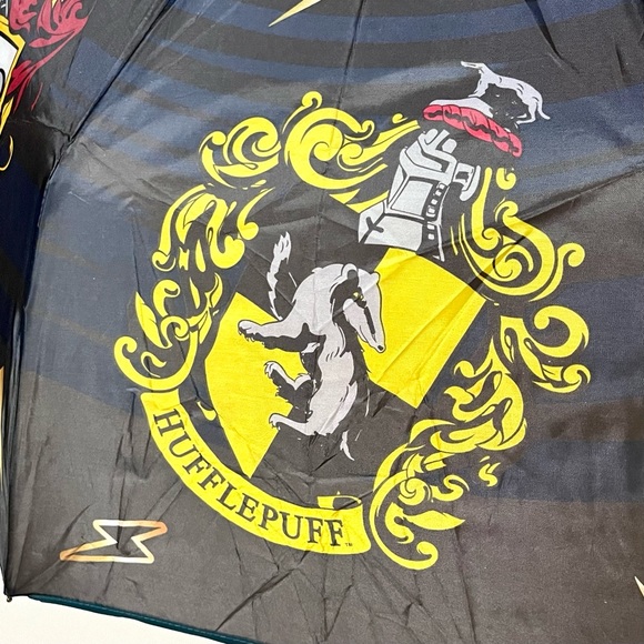 Lot of 2 Harry Potter Hogwarts House Crests Umbrella Grimauld Place Tote Bag NWT - Picture 15 of 16